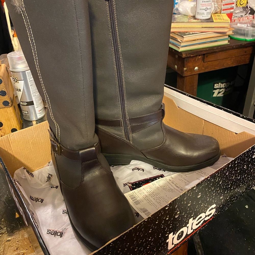 Totes Snow Boots